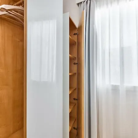Vecchia Porta 16 *