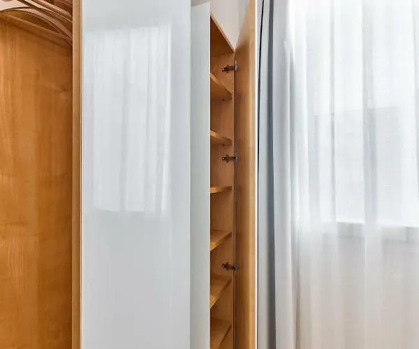 Vecchia Porta 16 *